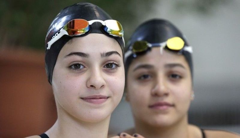 Αναγνώριση για δύο προσφυγοπούλες στο περιθώριο του G20 - Media