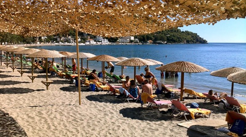 Ο ΤΖΟΝ ΧΟΛΟΓΟΥΕΙ ΣΤΟ ΚΟΚΚΙΝΟ, Τρίτη 24 Απριλίου 13:00-14:00 - Media