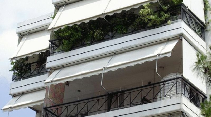 Βύρωνας: Βουτιά θανάτου 37χρονης μητέρας τριών παιδιών - Media