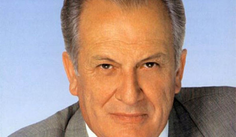 Πέθανε ο πρώην δήμαρχος Βασίλης Κουκουβίνος - Media