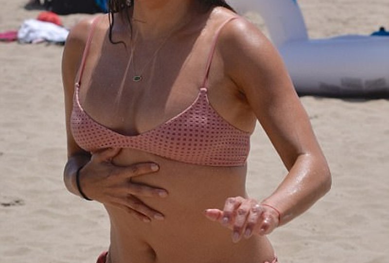 Αγνώριστη η πανέμορφη σταρ - Πολλά τα επιπλέον κιλά, καμία απάντηση για την αλλαγή (Photos) - Media