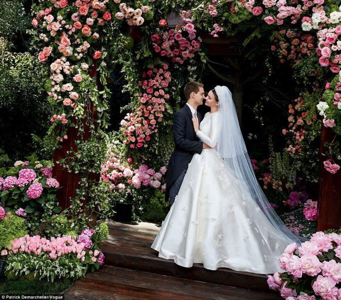 Ο παραμυθένιος γάμος της Μιράντα Κερ (Photos) - Media