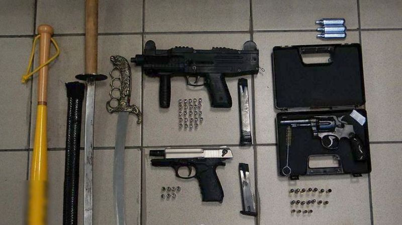 Πυροβολούσαν άσκοπα και οι αστυνομικοί τους εντόπισαν μέσω social media  - Media