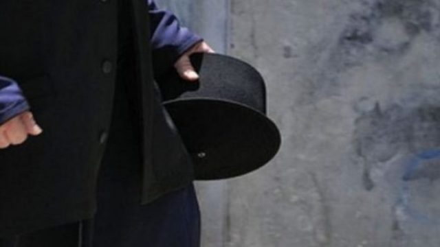Ιερέας έστελνε γυμνές φωτογραφίες του σε 14χρονο – Στην «τσιμπίδα του νόμου» - Media