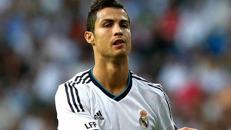 Ρεσάλτο αστυνομικών στο γιοτ του Ρονάλντο - Σοκ για τον σταρ (Photos) - Media