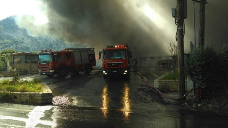 Κόλαση πυρκαγιάς σε βιοτεχνία στρωμάτων στην Κρήτη (Video) - Media