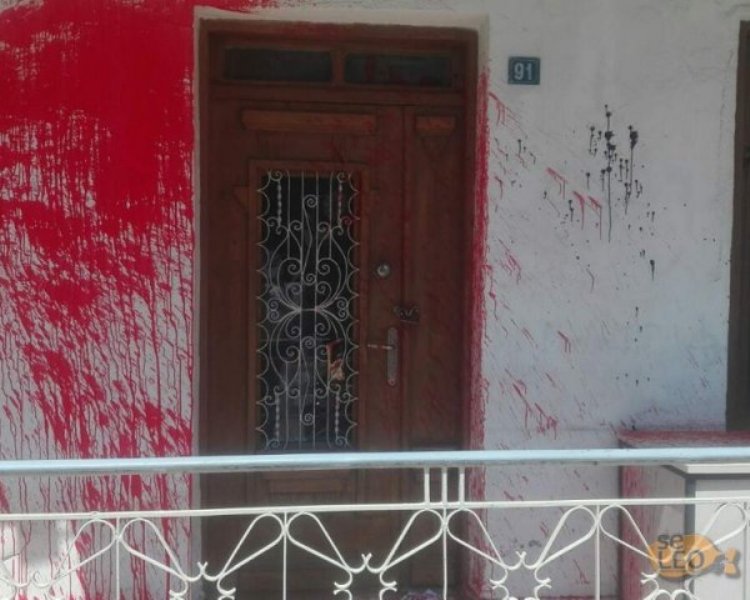 Θεσσαλονίκη: Παρέμβαση με μπογιές και τρικάκια στα γραφεία του ΣΥΡΙΖΑ (Photos) - Media