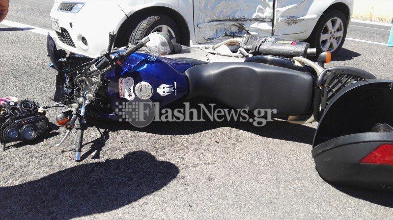 Κρήτη: Σφοδρή σύγκρουση μηχανής με αυτοκίνητο – Ένας τραυματίας  (Photos) - Media
