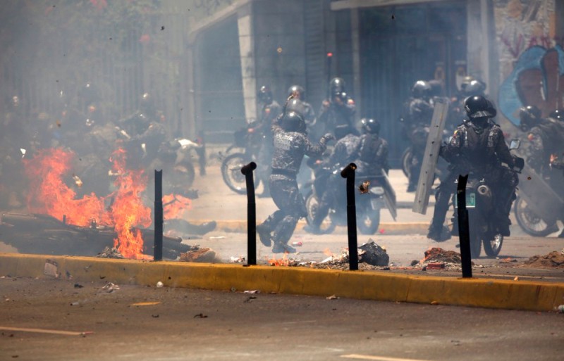 Ματωμένες εκλογές στη Βενεζουέλα - Εκρήξεις, νεκροί, τραυματίες - Media