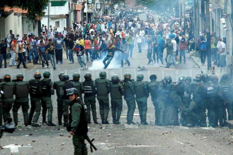Κόλαση στη Βενεζουέλα: Παράλυτη η χώρα από 48ωρη απεργία – Δύο νεκροί σε συγκρούσεις - Media