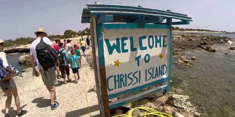 «Ξήλωσαν» καντίνες και beach bar, από το νησί Χρυσή, στην Κρήτη (Photos) - Media