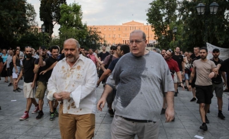 Τατσόπουλος μαινόμενος: «Θρασύδειλο σκουλήκι, εσύ που έριξες καφέδες σε Φίλη-Ξυδάκη...» - Media