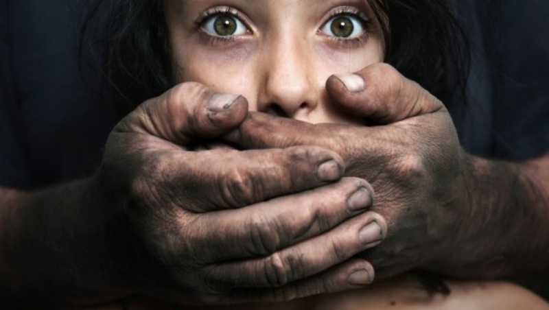 Κάλυμνος: Στη φυλακή ο πατέρας και ο βιαστής της 14χρονης - Media