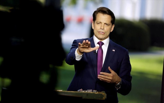 Βόμβα Σκαραμούτσι: Συνωμότες μέσα στον Λευκό Οίκο θέλουν να «ρίξουν» τον Τραμπ - Media