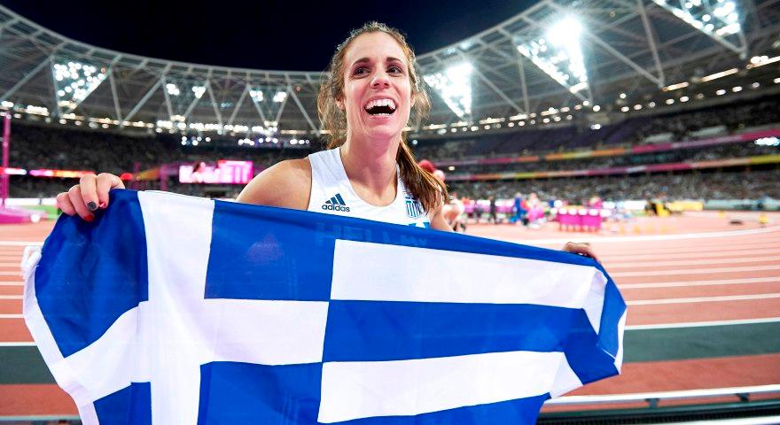 Συγκίνηση για την Στεφανίδη στην απονομή (Video) - Media