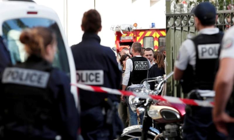 Παρίσι: Συνελήφθη ο οδηγός του οχήματος που έπεσε πάνω σε στρατιώτες - Media