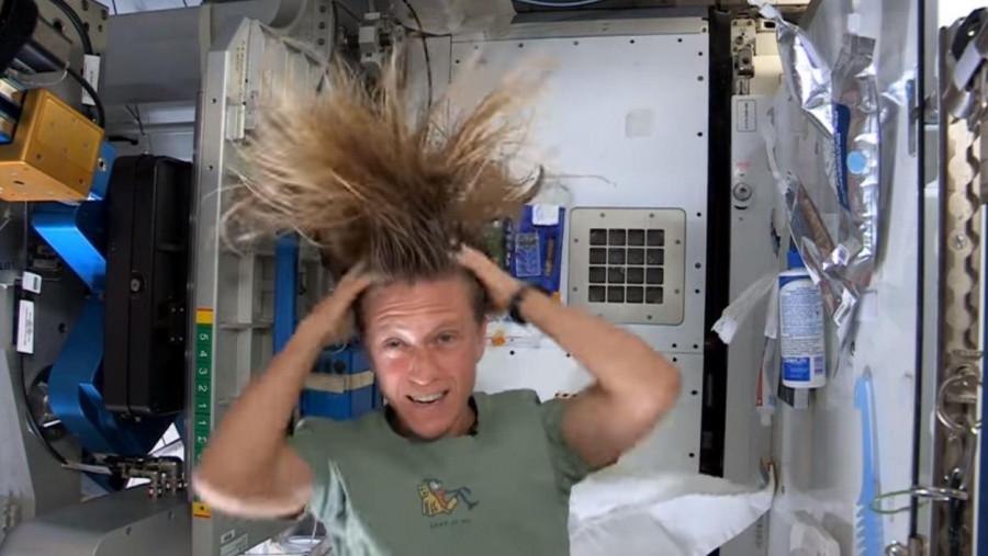 Δείτε πώς λούζονται οι αστροναύτες στο διάστημα (Video) - Media