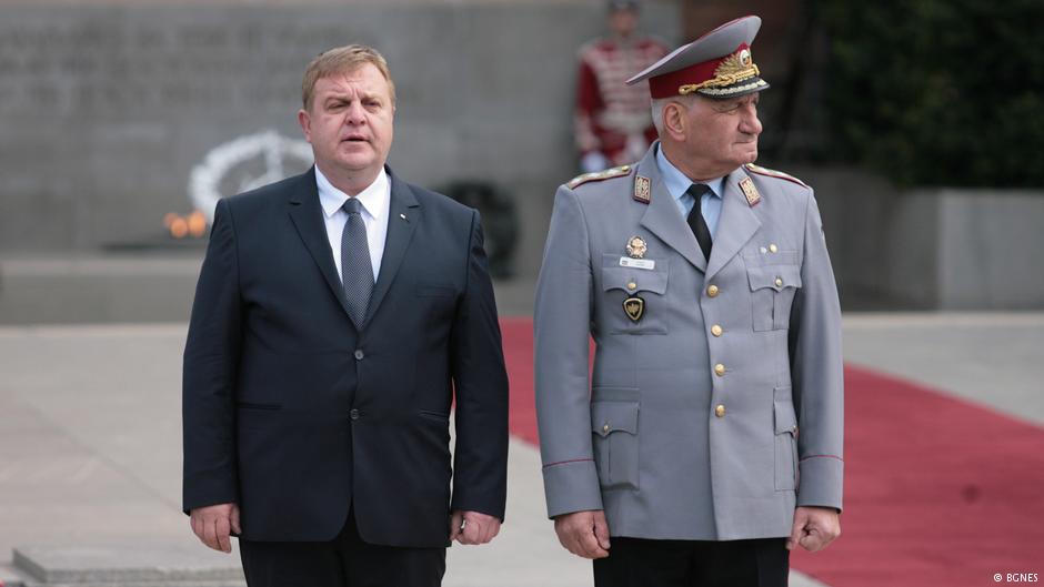 Βούλγαρος υπουργός Άμυνας: Το ΝΑΤΟ πρέπει να φυλάει τα σύνορα σε Ιταλία και Ελλάδα - Media
