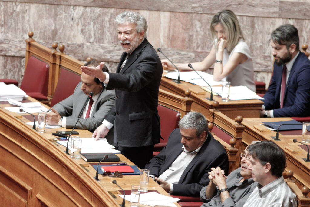 Κόντρα Κοντονή-Τζαβάρα για τροπολογία για τον Κώδικα των Συμβολαιογράφων - Media