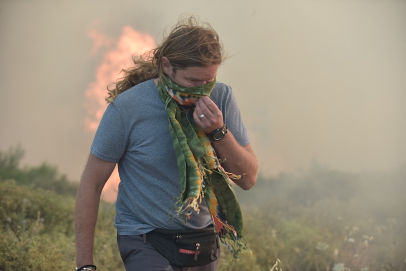 Βαρνάβας: Η φωτιά «σκέπασε» τον ήλιο (photos) - Media Gallery 23
