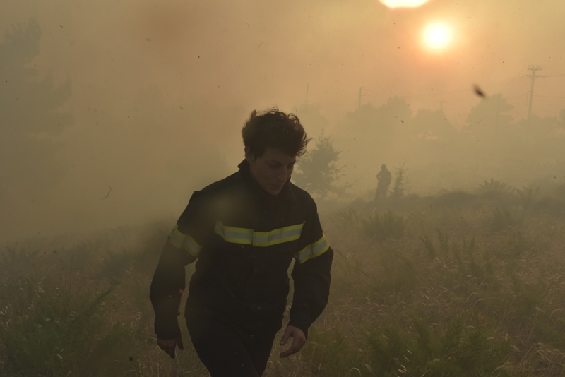 Βαρνάβας: Η φωτιά «σκέπασε» τον ήλιο (photos) - Media Gallery 26