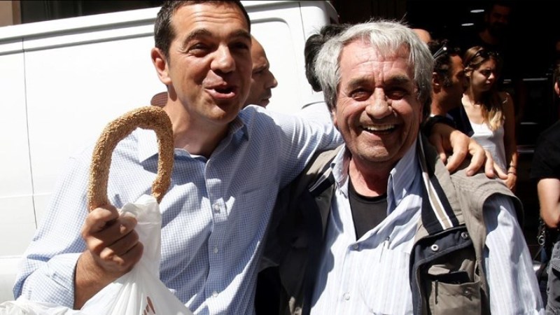 Φούρναρης κέρασε κουλούρια τον Τσίπρα (Photos) - Media