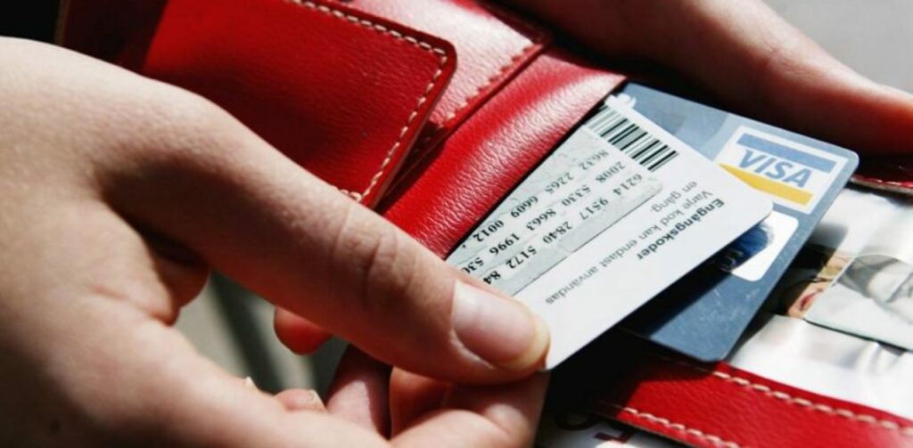 Κληρώνει και πληρώνει: 1εκ. ευρώ τον μήνα σε 1.000 τυχερούς φορολογούμενους από το ΥΠΟΙΚ - Media