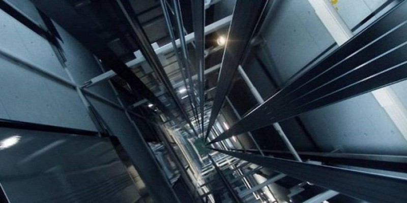 Βόλος: Ασανσέρ στο κτήριο της εφορίας σε ελεύθερη πτώση "τραυμάτισε" τρεις  - Media