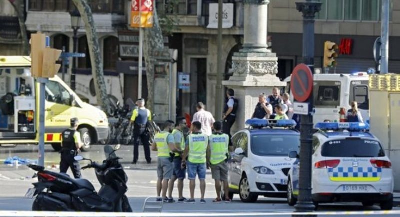Ανθρωποκυνηγητό για τον οδηγό του βαν που έσπειρε τον θάνατο στη Βαρκελώνη - Media