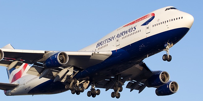 Τρόμος στον αέρα: Κεραυνός άνοιξε 42 τρύπες εν πτήσει σε αεροσκάφος της British Airways - Media