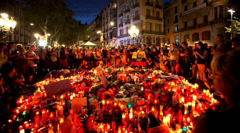 Περισσότεροι από 100.000 άνθρωποι συμμετείχαν στη διαδήλωση κατά της τρομοκρατίας στη Βαρκελώνη - Media