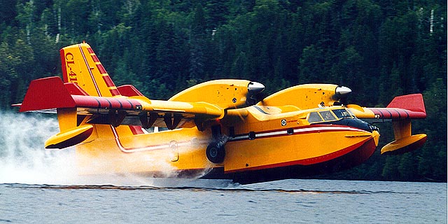 Πιλότοι των Canadair CL 215: Οι αφανείς ήρωες των πυρκαγιών - Media