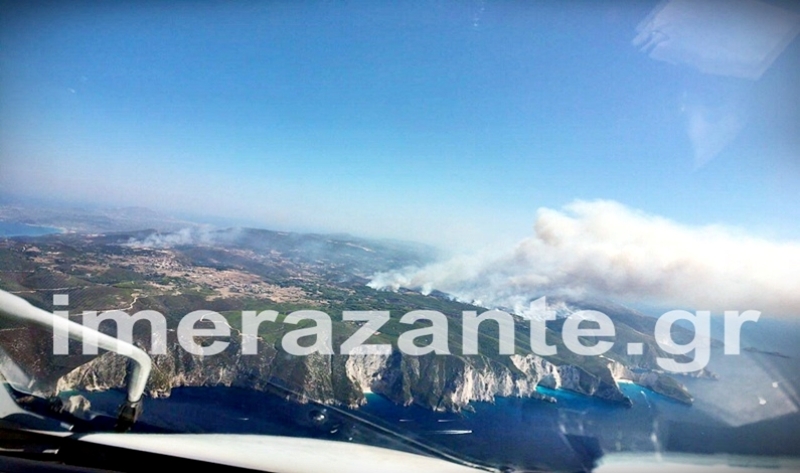 Συγκλονιστικές εικόνες: Η πυρκαγιά της Αναφωνήτριας από ύψος 6.000 πόδια (Video) - Media