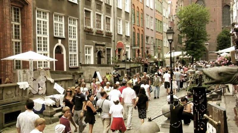 Η εκκλησία ζητά ολική απαγόρευση του ανοίγματος των καταστημάτων της Κυριακές... στην Πολωνία - Media