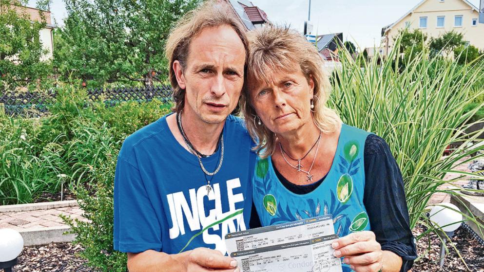 Γερμανοί τουρίστες ξεκίνησαν για τη Σκιάθο και κατέληξαν στη Σαντορίνη-Κλαίγαμε από απογοήτευση - Media