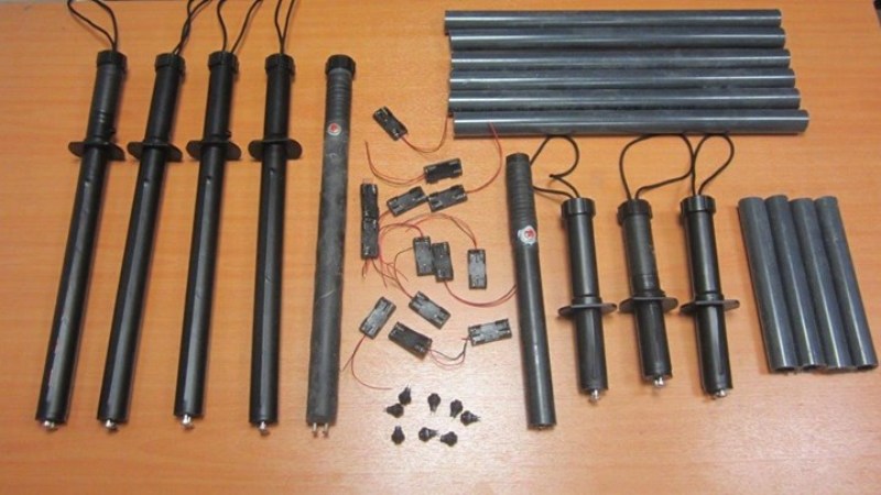 Διαφήμιζε και πουλούσε τέιζερ που έμοιαζαν με κλομπ των ΜΑΤ - Media