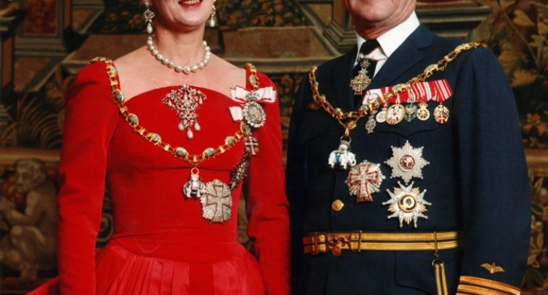 Σκάνδαλο στο παλάτι: Δεν θα με θάψετε με τη βασίλισσα, δηλώνει ο πρίγκιπας σύζυγός της (Photos) - Media