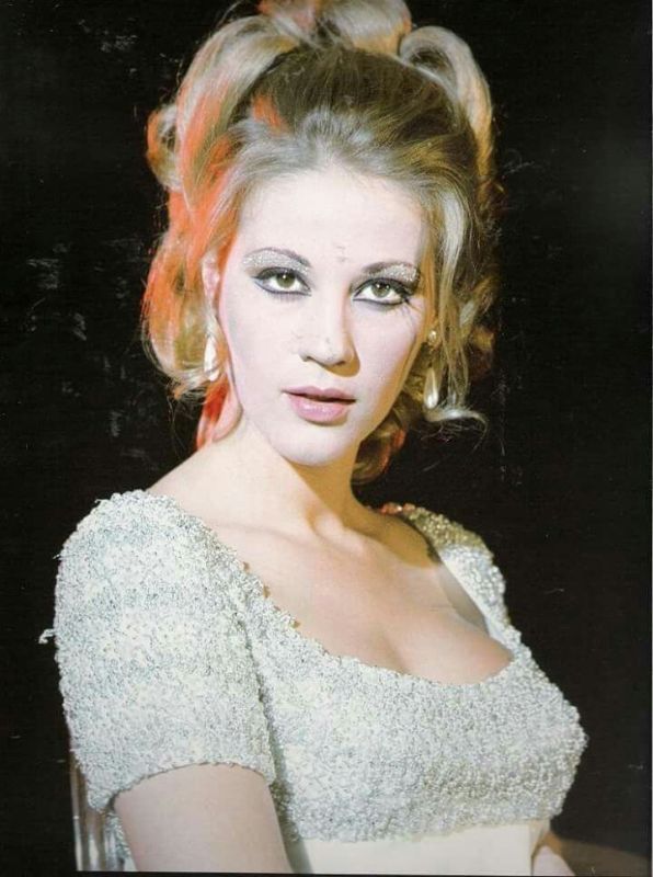 Ζωή Λάσκαρη: Την χαστούκισε φωνάζοντας έξαλλος «δεν υποφέρεσαι!» - Media