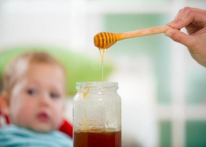 Γιατί είναι απαγορευτικό να δώσετε μέλι στο μωρό σας!  - Media