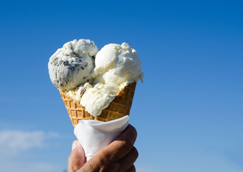 Έφτιαξαν παγωτό που δεν λιώνει στην ζέστη (Video) - Media