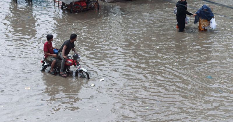 Συνεχίζονται οι φονικές πλημμύρες σε Πακιστάν-Ινδία (Photo) - Media