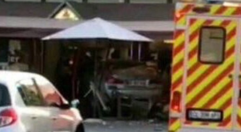 Άνδρας με κατάθλιψη ο δράστης που «εισέβαλε» σε πιτσαρία στο Παρίσι με νεκρή μια 8χρονη - Media