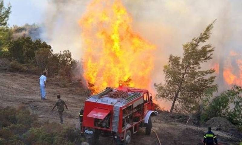 Ξέσπασε πυρκαγιά στα Λεγρενά Αττικής - Media