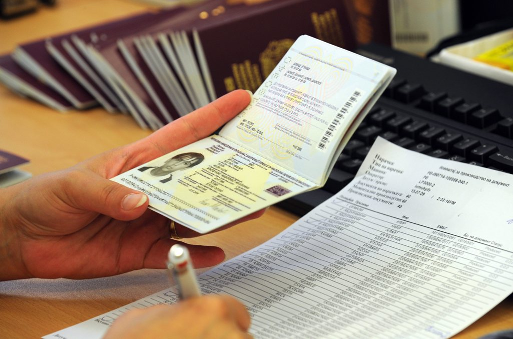 Απίστευτο κύκλωμα πλαστογράφησης διαβατηρίων με συμμετοχή έξι αστυνομικών - Media