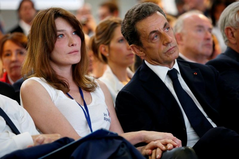 Αποκάλυψη-σοκ: Πώς η Κάρλα Μπρούνι παρουσίασε τον Σαρκοζί στη μητέρα της (Photos) - Media