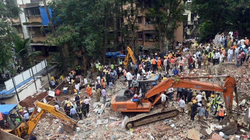 Κατέρρευσε τετραώροφο κτίριο στην Ινδία - Εννέα νεκροί και πάνω από είκοσι εγκλωβισμένοι - Media