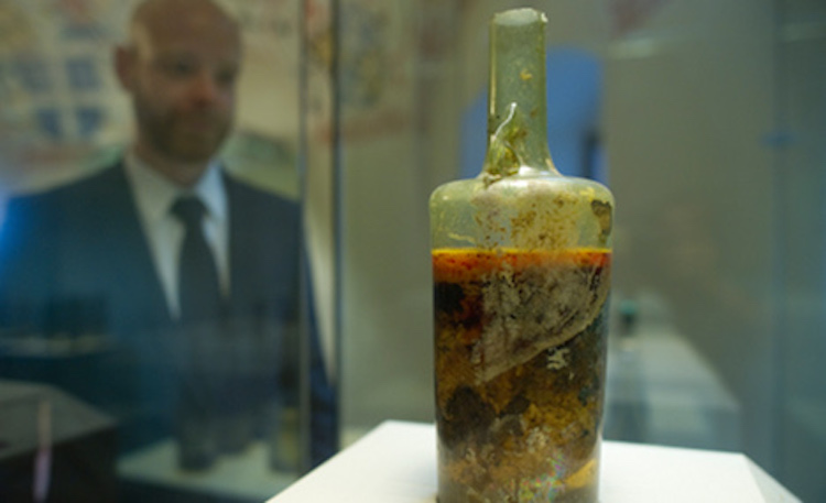 Μπουκάλι κρασιού παραμένει σφραγισμένο από τον 4ο αιώνα (pics) - Media Gallery 4