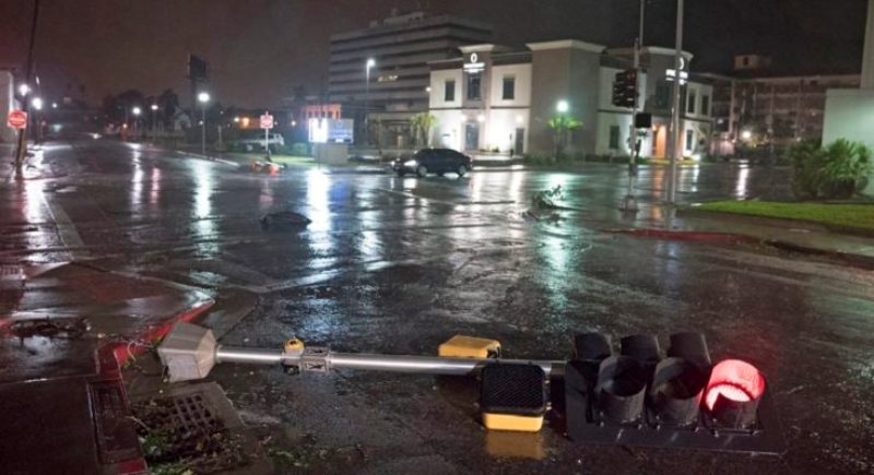 Κυκλώνας Χάρβεϊ: Οι σταρ που στέκονται στο πλευρό των θυμάτων - Media