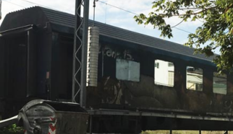 Εκτροχιάστηκε τρένο σε κατοικημένη περιοχή στην Λάρισα - Media