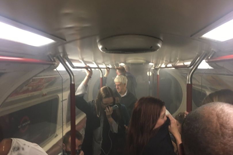 Πανικός στο Λονδίνο: Πληροφορίες για φωτιά στον σταθμό Oxford Circus (Photos) - Media Gallery 4